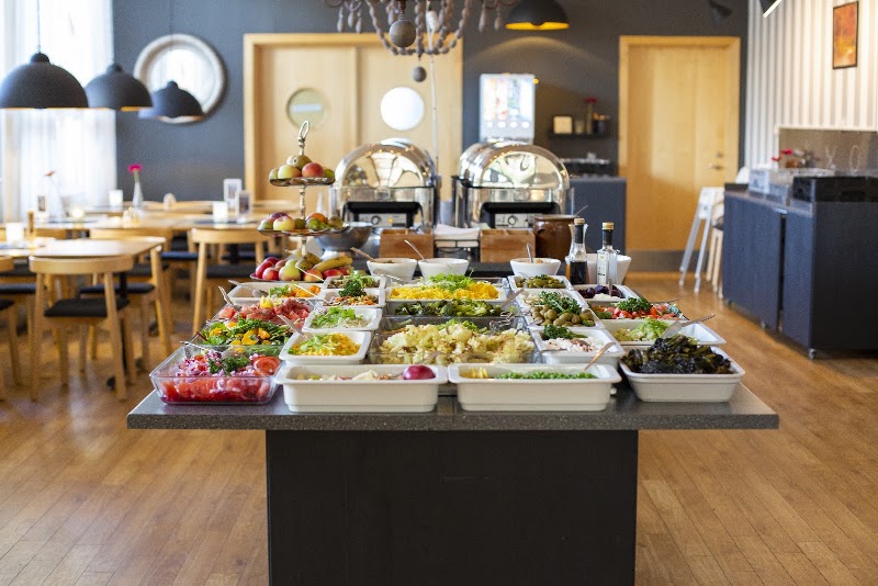 Loppis och sommarcafé i Grötingen