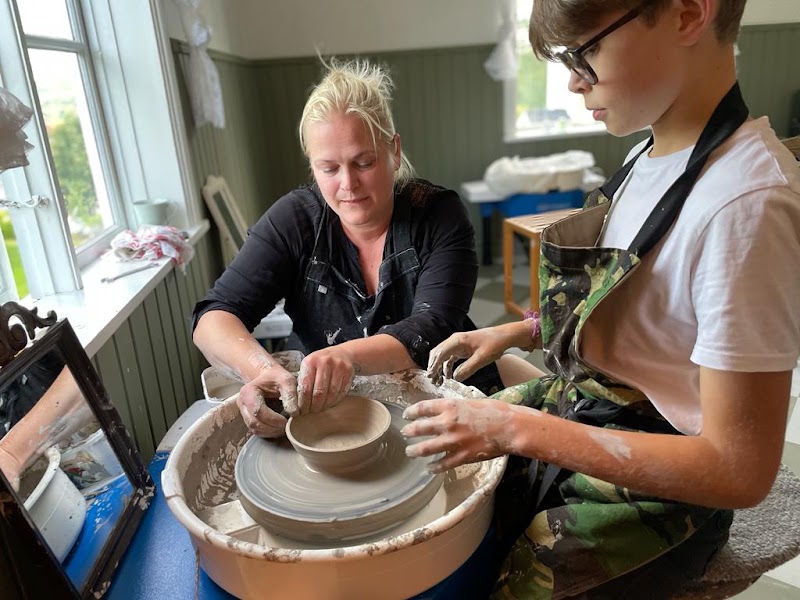 Öppen keramikverkstad och konstutställning