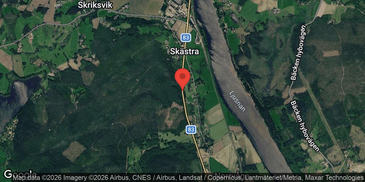 Olycka med flera personbilar vid Skärstra – väg 83 avstängd under räddningsarbete