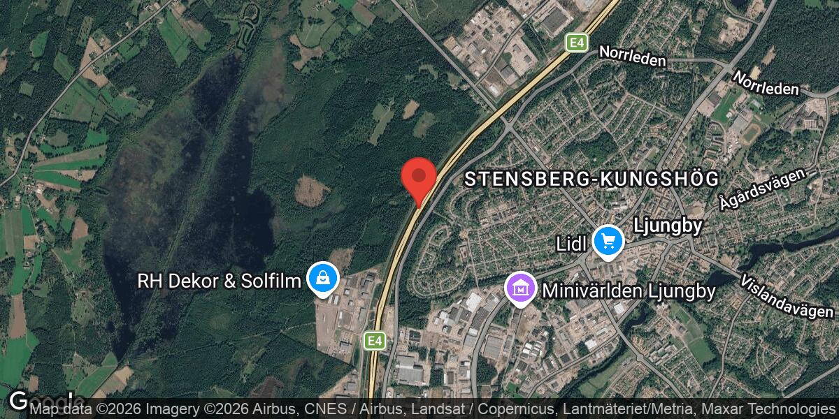 Brand i personbil på E4 mellan Ljungby N och Ljungby S