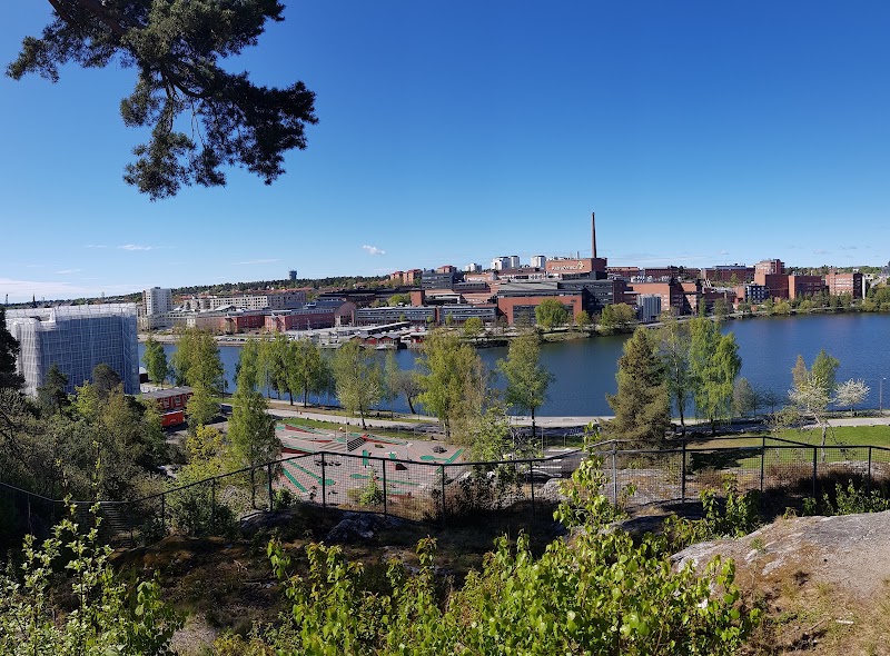 Nya badbryggor i kanalen i centrala Södertälje