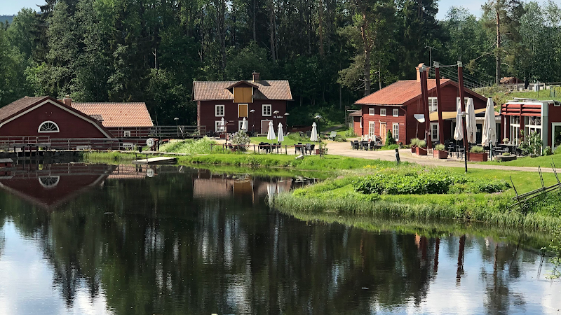 Måla stenar till Trulsas sagohink på Växbo Kvarn