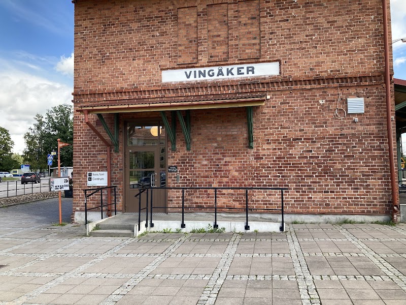 Dagens korta: Sol, systrar och omvärldsrapport