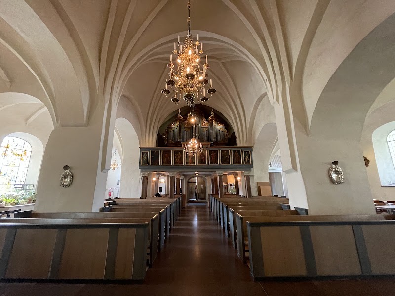 Sankta Ragnhilds kyrka: Södertäljes medeltida hjärta och stadens symbol