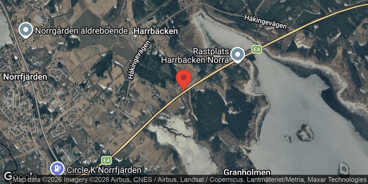 Bärgning av personbil på E4 vid Trafikplats Norrfjärden avslutad