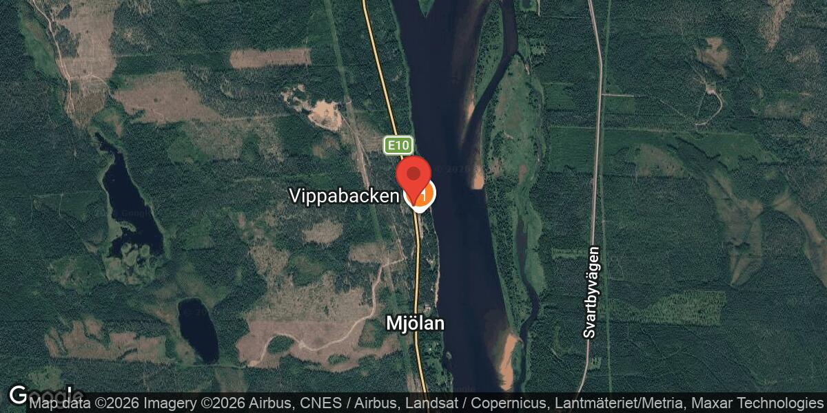 Bärgning av personbil och släpvagn på E10 vid Vippabacken