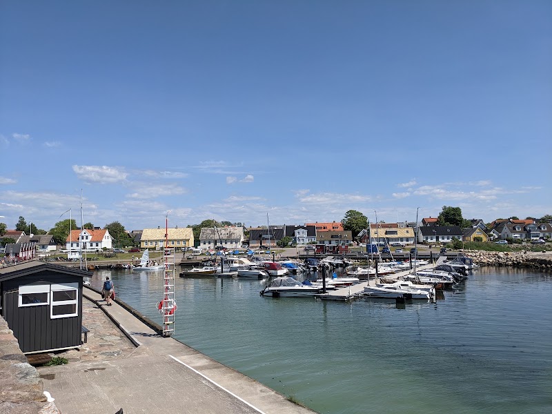 Avrådan från bad vid Lerbergets hamn, Farhultsbaden och Vikens havsbad