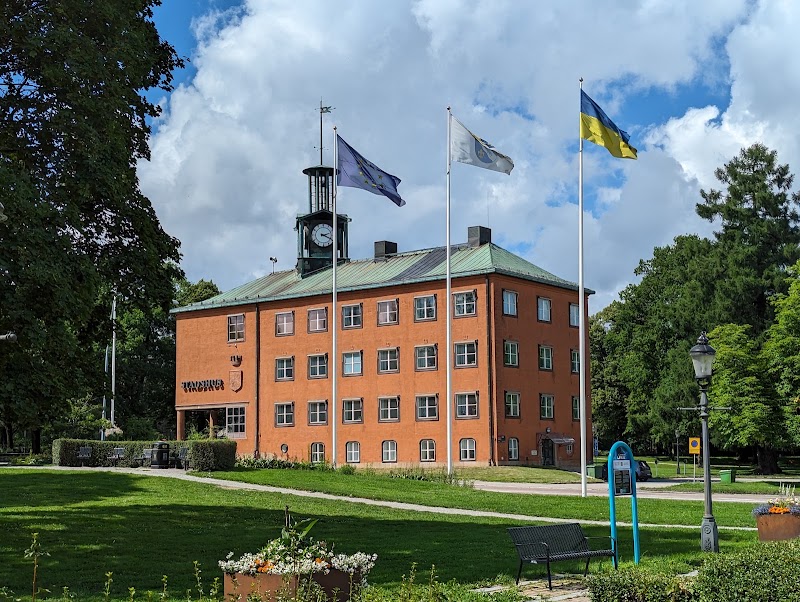 Dagens läge: soligt väder, Vattenmelonens dag och internationell diplomati