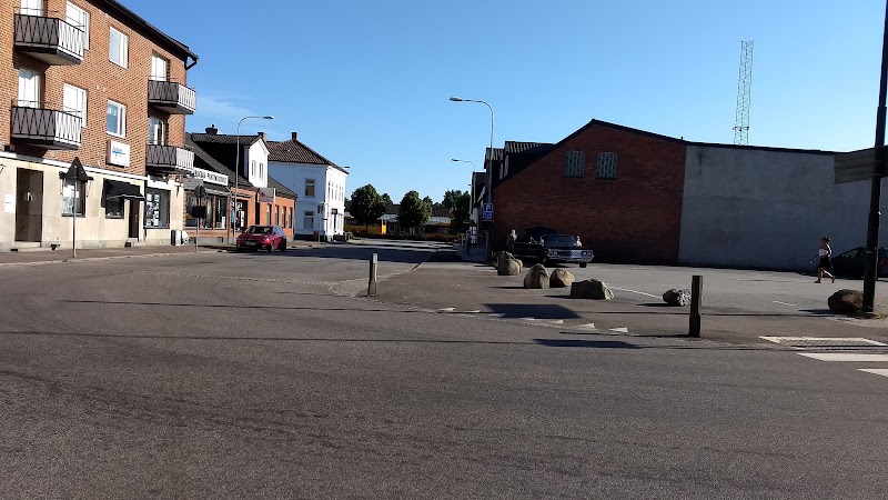 Lätt molnighet och minnesdagar – dagens snabbkoll