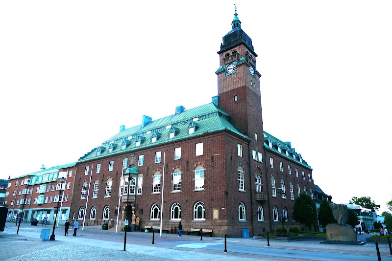 Dagens läge: sol, bilträff på Stortorget och snabba nyheter