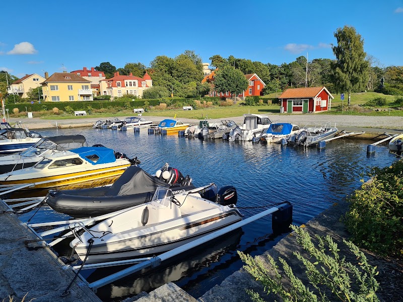 Soligt och lugnt — morgonens snabbkoll