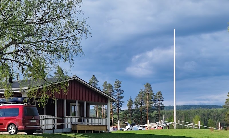 Hoting: sjön, skidan och sommarens puls i södra Strömsund