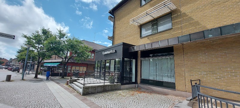 Snabbkollen: Sol, loppis och sommarföreställningar