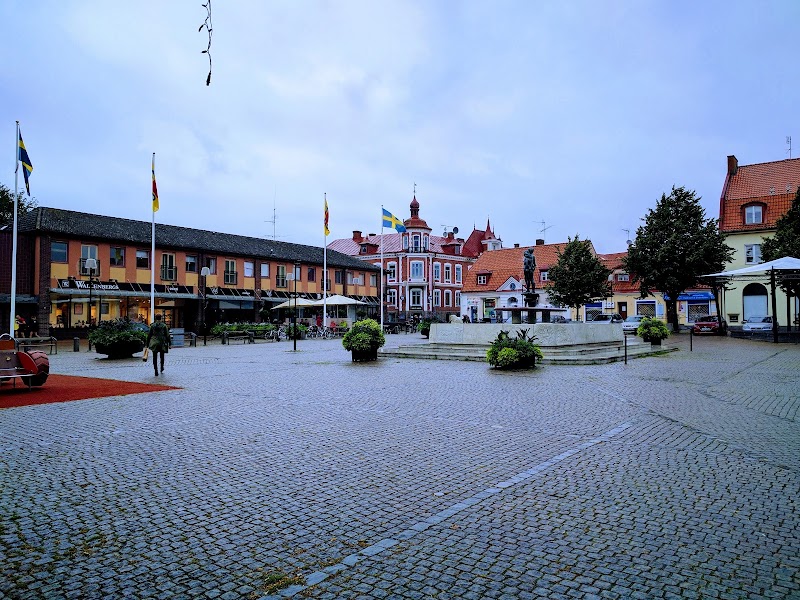 Sölvesborg centrum: Medeltida hjärta, modern bro och en levande småstad