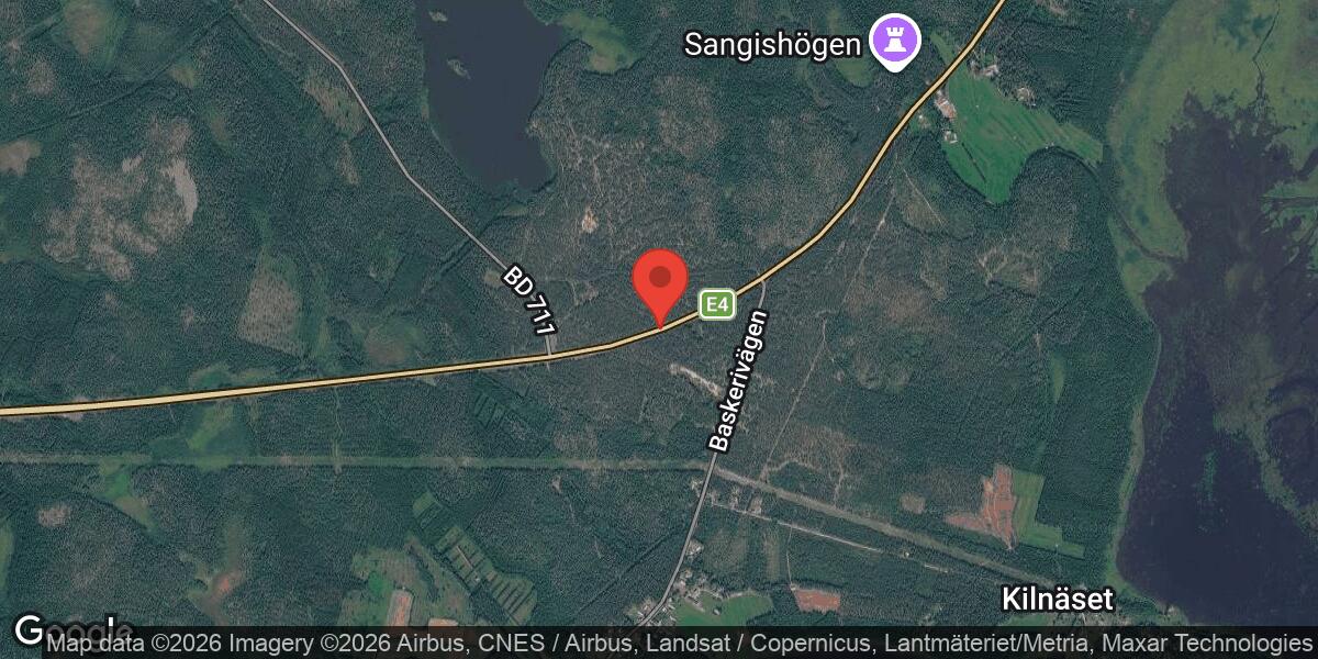Brand i personbil på E4 mellan Lappisträsket och Kvarnberget