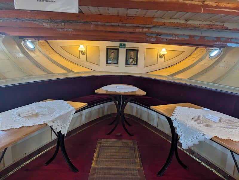 Ångaren Trafik – dagsutflykt till Visingsö och riddarspel