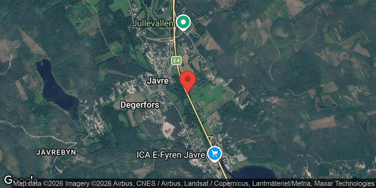 Olycka med personbil i mitträcket vid Jävre påverkar E4-trafiken