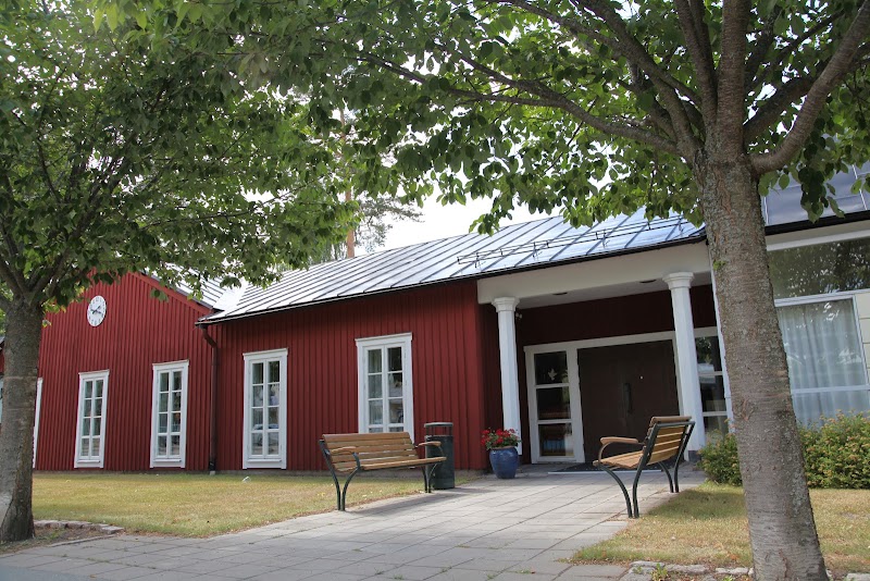 Våffelcafé med levande musik i Hällabrottet