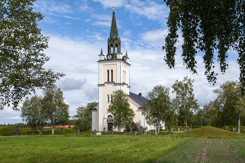Ås i förvandling: kyrkbyn som blivit pendlingsnav och utbildningskluster