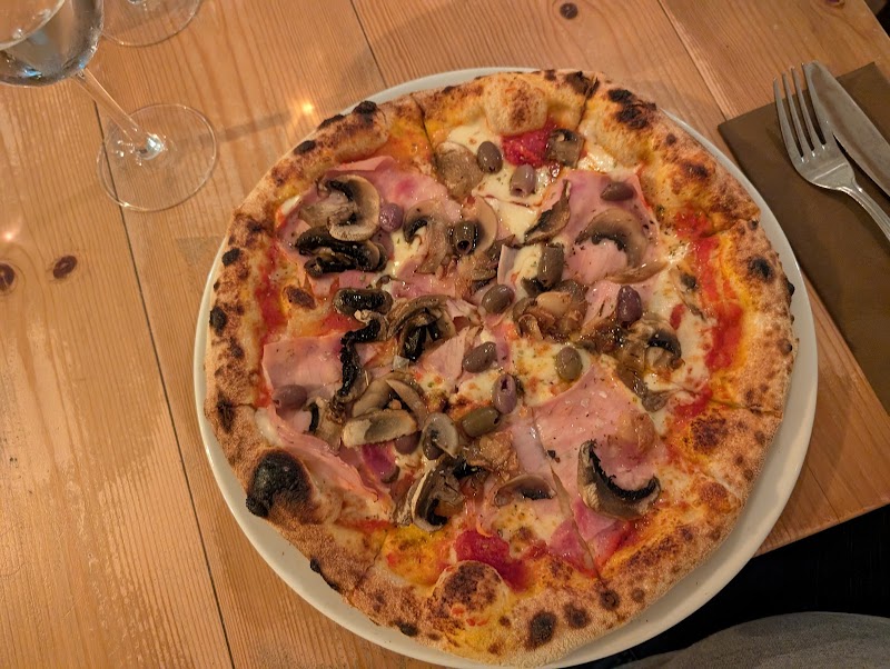 Pizzabuffé på Hotell Kramm / Kiosken Pizza & Vin