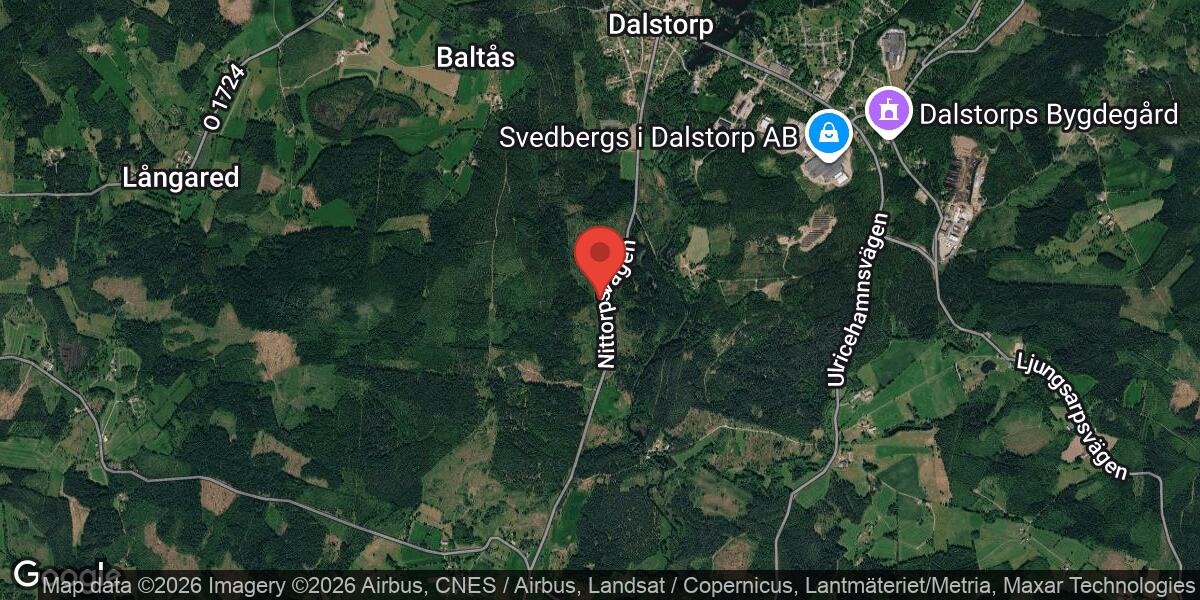 Nedfallet träd blockerade väg 1725 mellan Nittorps by och Dalstorp
