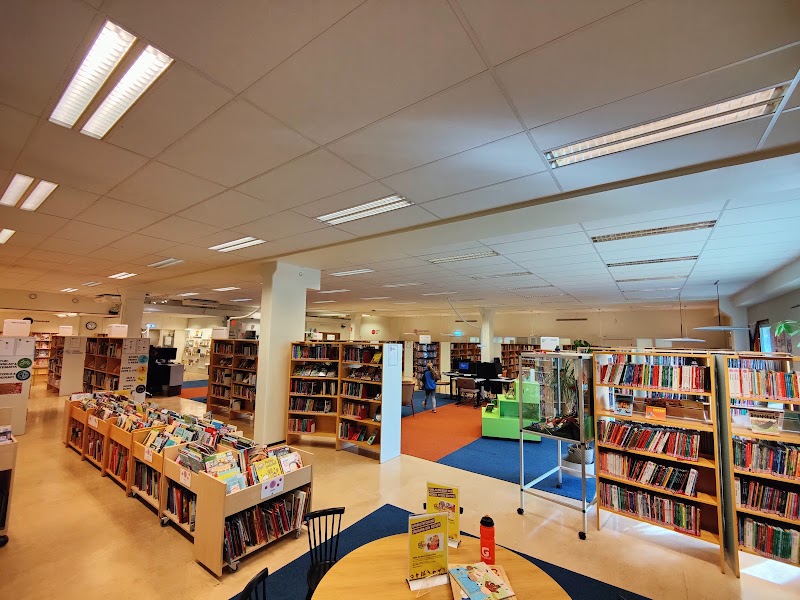 Handarbetskafé på Tullinge bibliotek