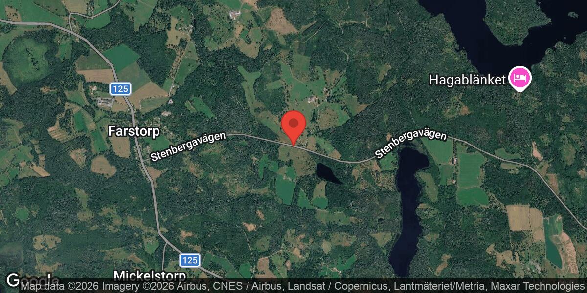 Träd över vägbanan på väg 782 mellan Farstorp och Stenberga V