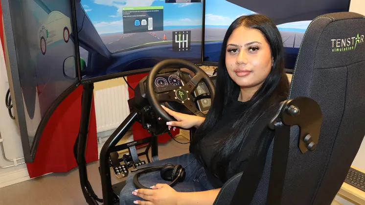 Bilsimulator invigd på Atom Studios – ska hjälpa unga i nordöstra Göteborg mot körkort