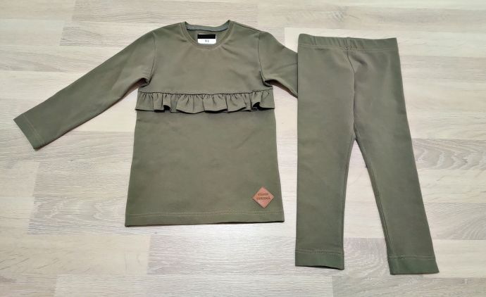 Frillapaitoja ja leggingsit joululahjaksi