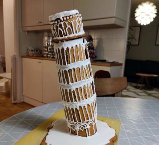 Pisan torni piparkakkuna