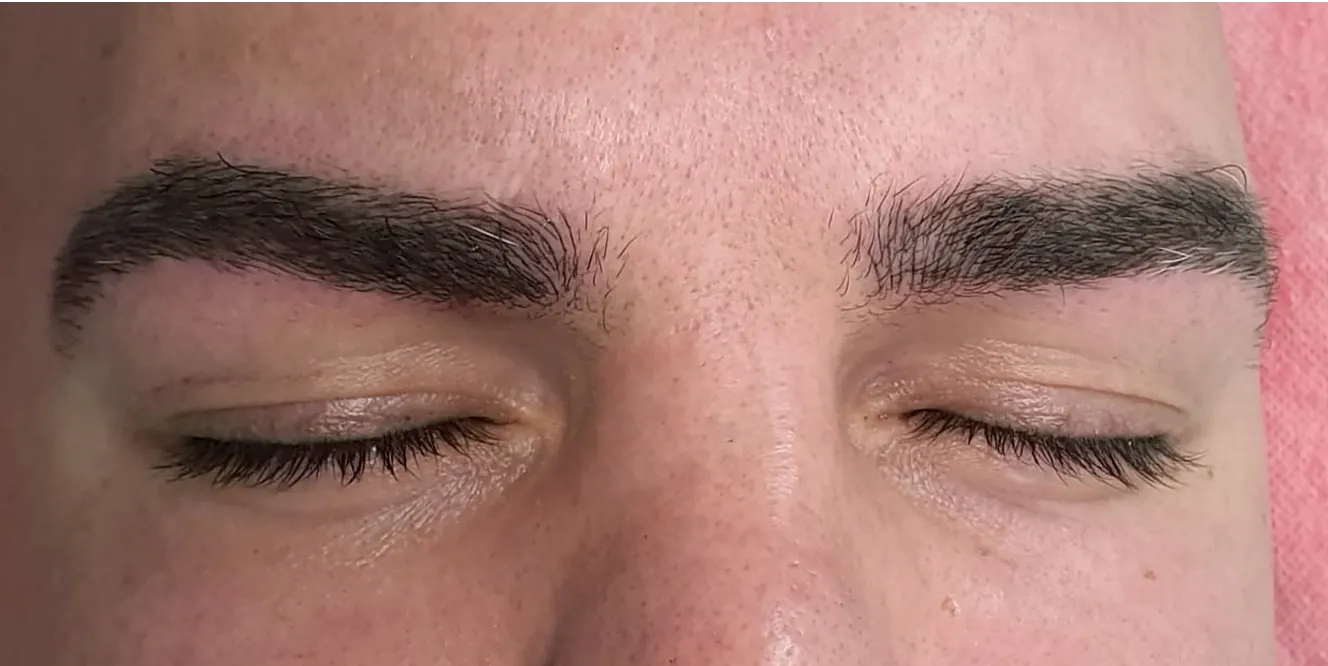 eyebrow microblading after other pacient