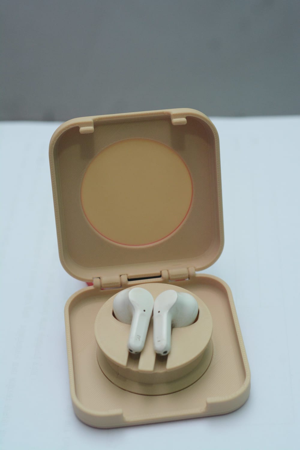 Earbud & Charging-Case Prototype