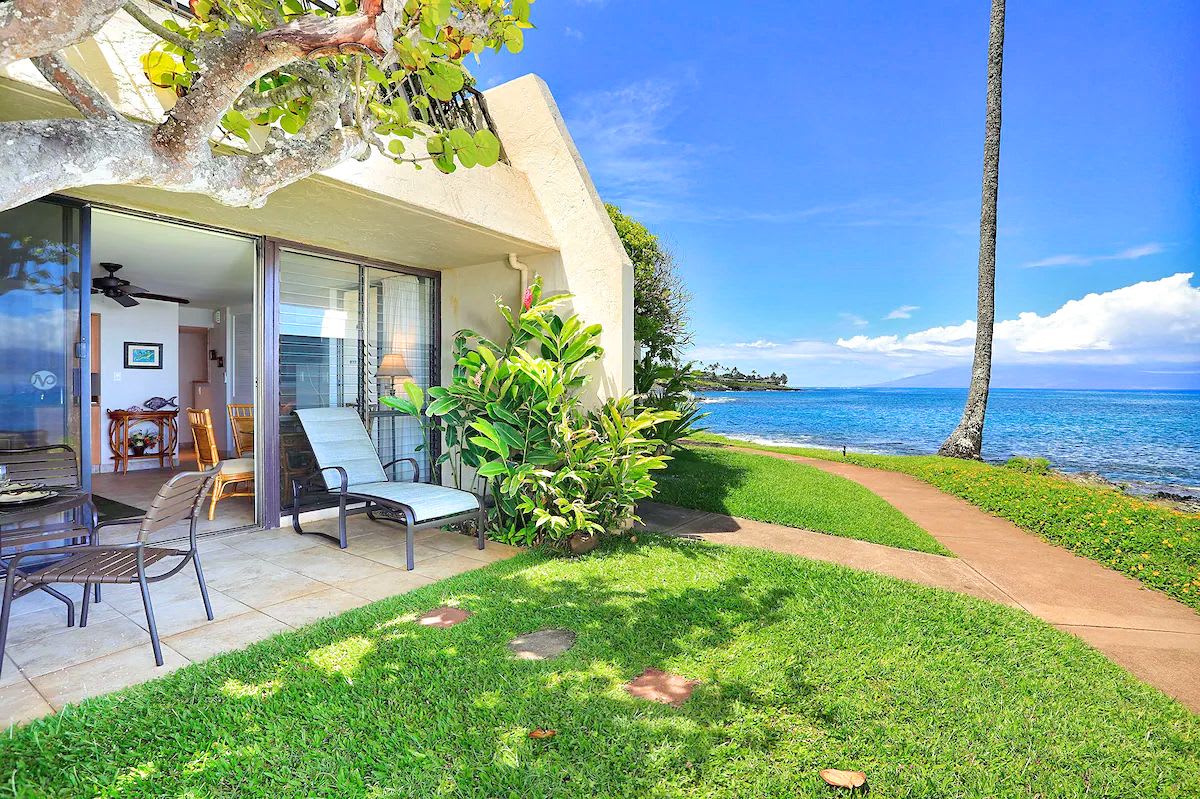 The Pacific below the lanai at Napili Point