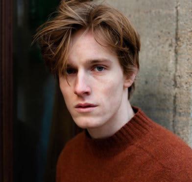 Louis Hofmann Relationship Details, Family, Parents, Siblings ...