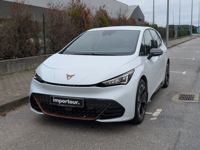 Cupra Born importado pela Importour