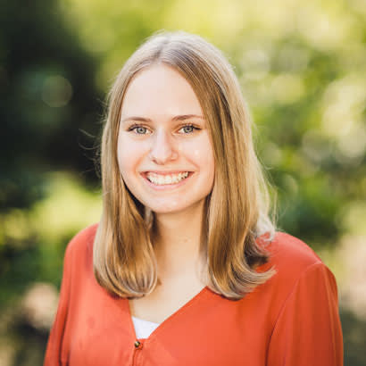 Lacey Headshot 410