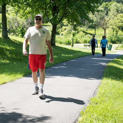 healthy aging walking 410