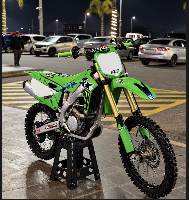 Kawasaki KX250F sorteada por Barber Style