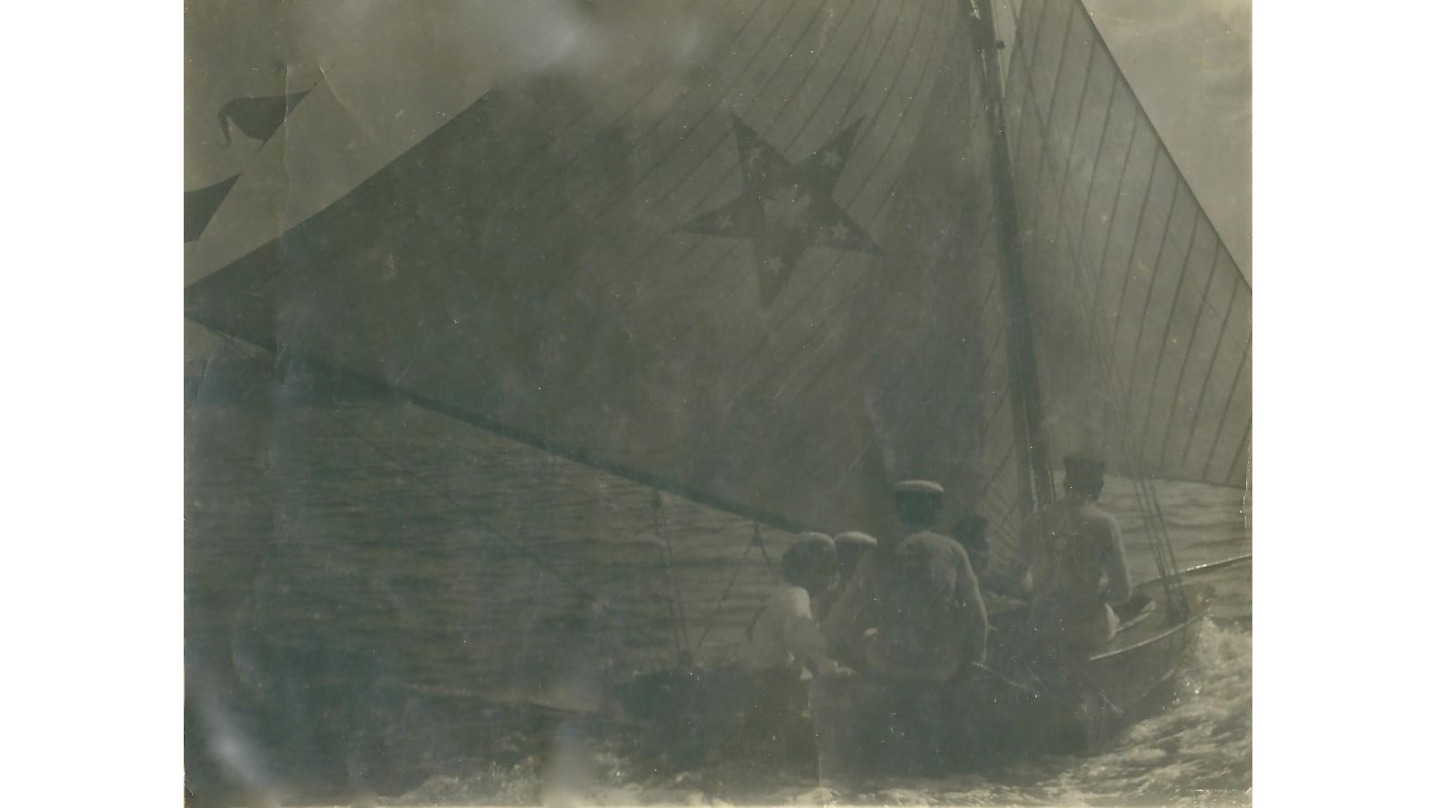  Photo of the crew in the boat