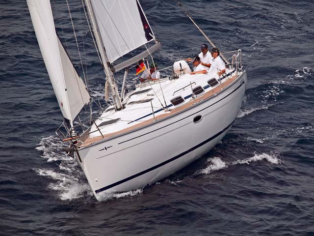 Moonlight Bavaria 33 amarrado en ACI Marina Trogir
