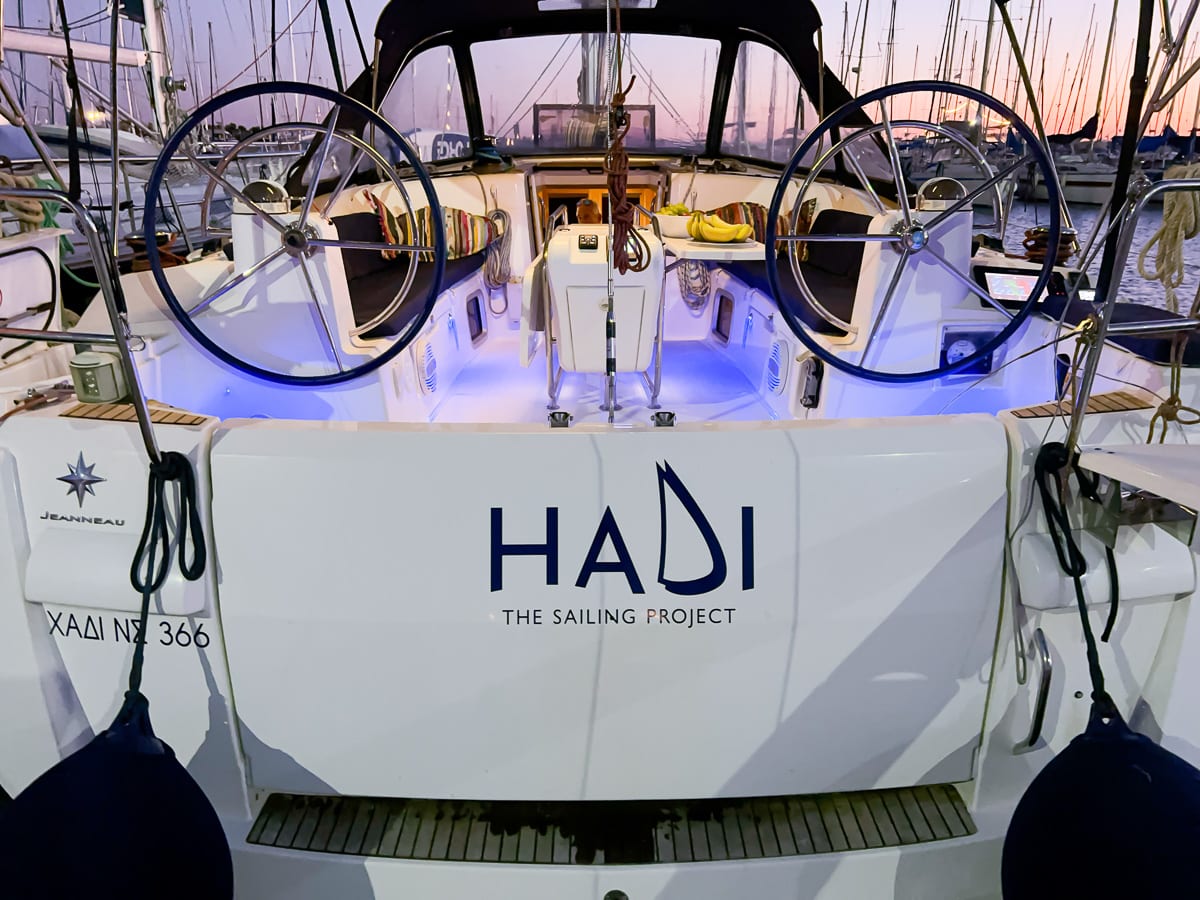 Xadi Sun Odyssey 469 amarrado en Athens / Alimos Marina