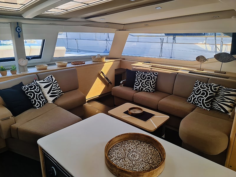 Breezer Aura 51 vor Anker in Preveza Main Port