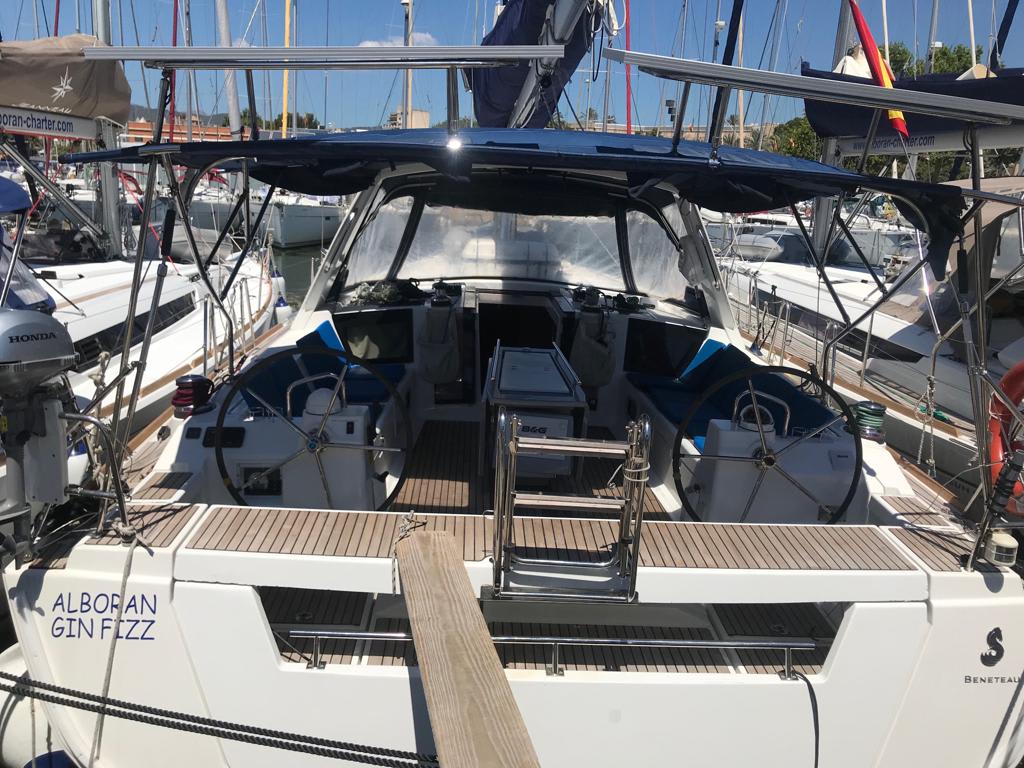 Alboran Gin Fizz (Las Galletas) Oceanis 45 amarrado en Las Galletas / Marina del Sur