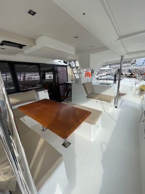 Red Rose - Skippered Saona 47 біля причалу Tourlos Marina