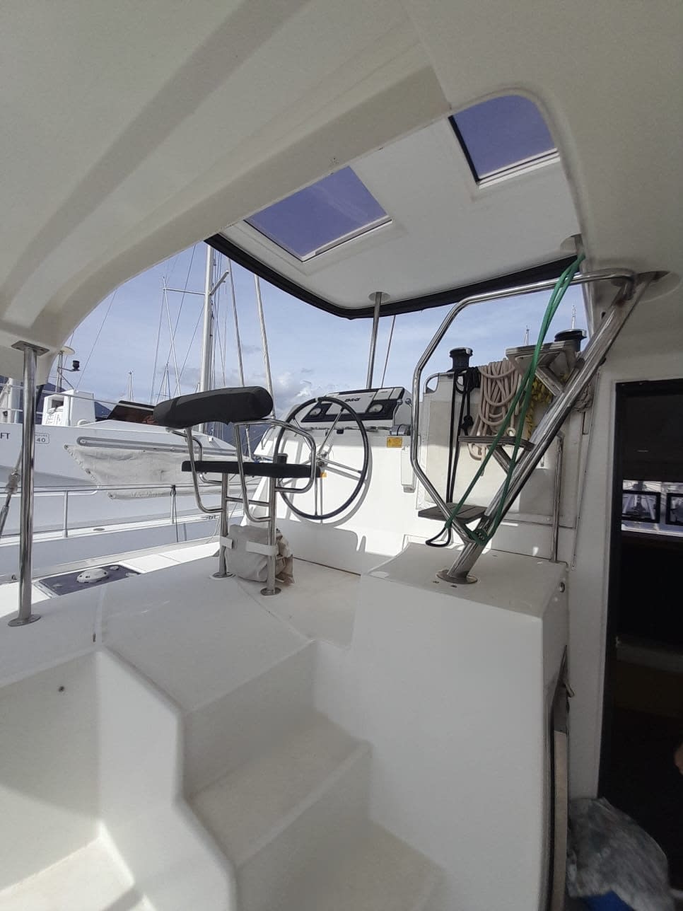 Speranza B&B Lagoon 42 moored at Hyeres