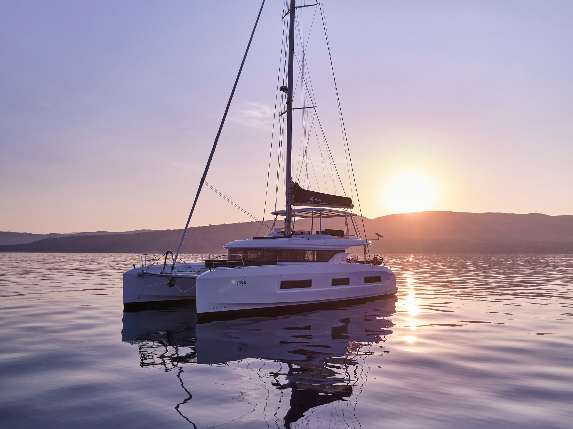 AZUL Lagoon 55 amarrado en Corfu harbor