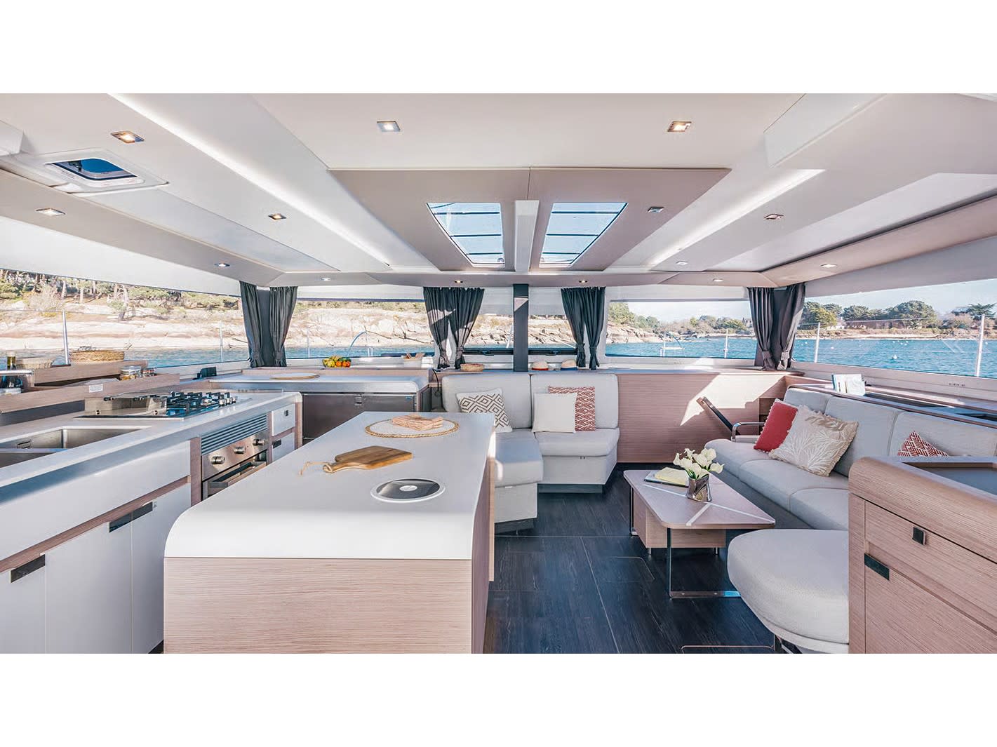 Flow Aura 51 vor Anker in Lefkada / Marina Perigiali