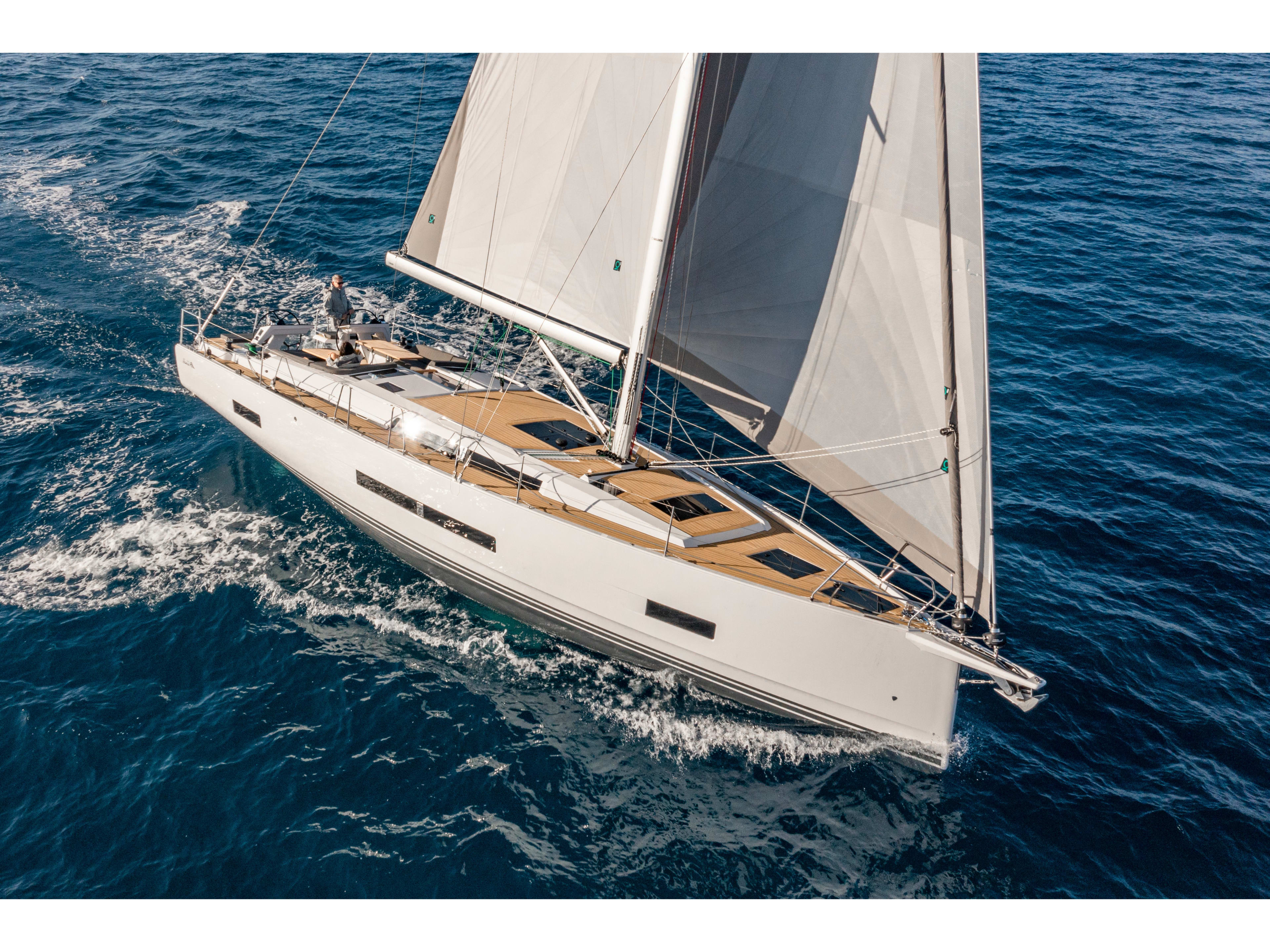 Schazby Hanse 460 біля причалу Rhodes New Marina
