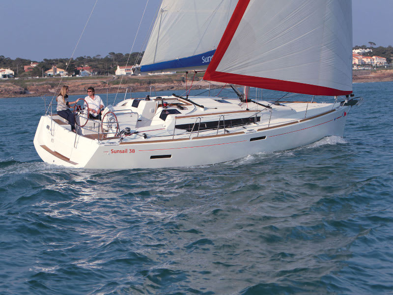 Sunsail 38 Classic Sun Odyssey 389 біля причалу Lefkada / D-Marin Marina Lefkas