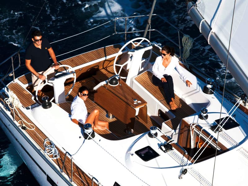 Jochi Bavaria Cruiser 46 біля причалу Ponta Delgada